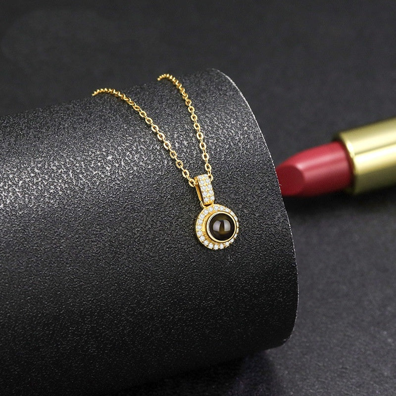 Remi Amori Circle Necklace