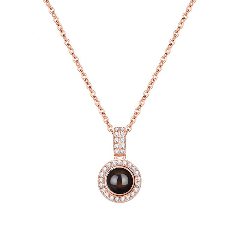 Remi Amori Circle Necklace