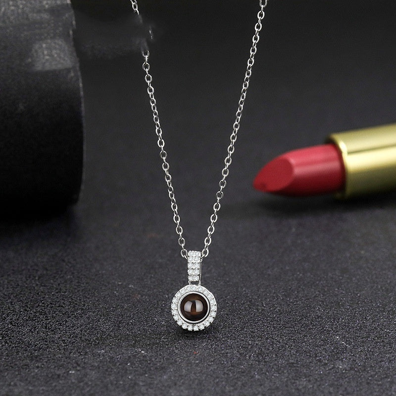 Remi Amori Circle Necklace