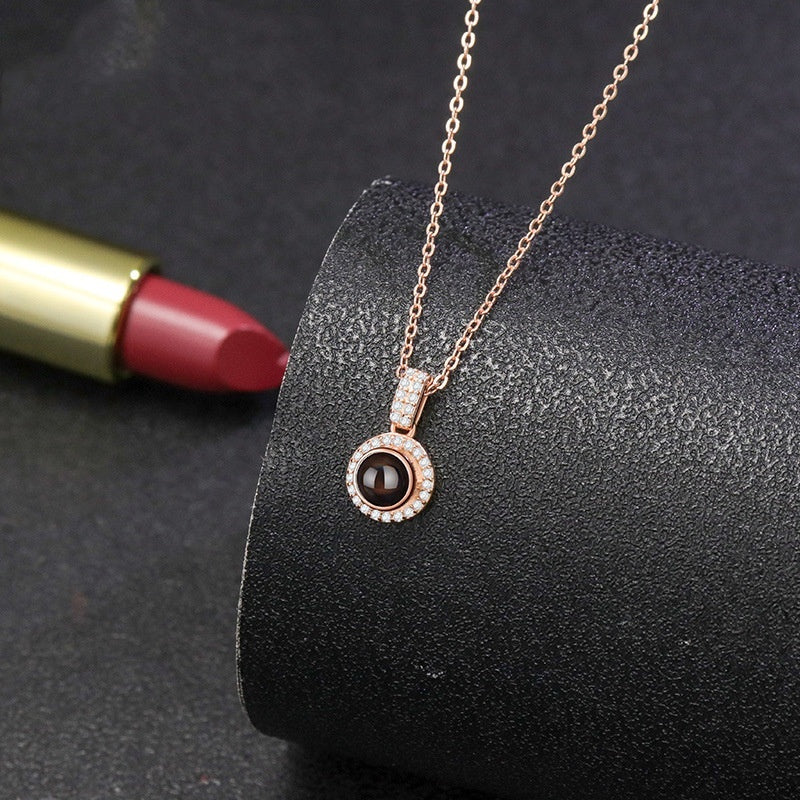 Remi Amori Circle Necklace